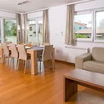 Deluxe Apartment With Private Pool - 100M From The Sea