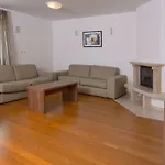 Deluxe Apartment With Private Pool - 100M From The Sea