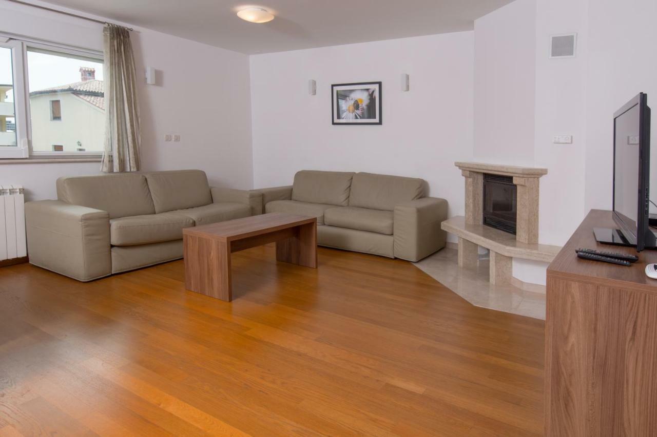 Deluxe With Private Pool - 100m From The Sea