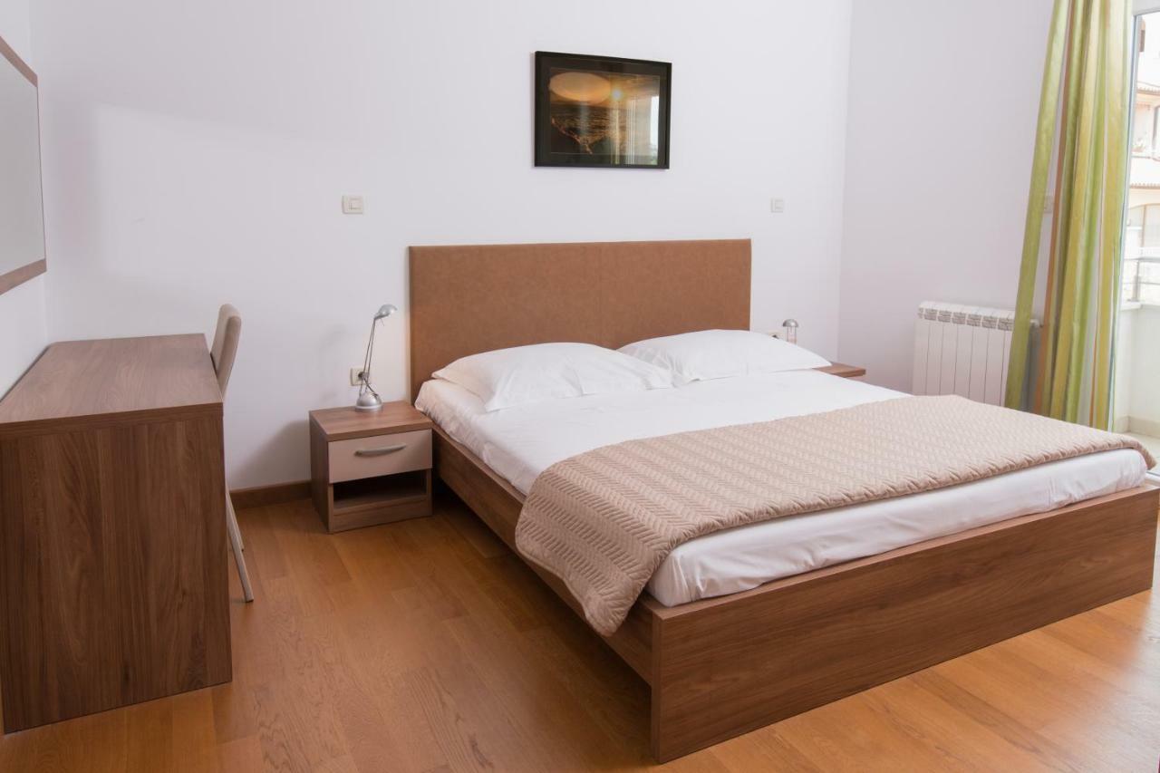 Deluxe With Private Pool - 100m From The Sea *