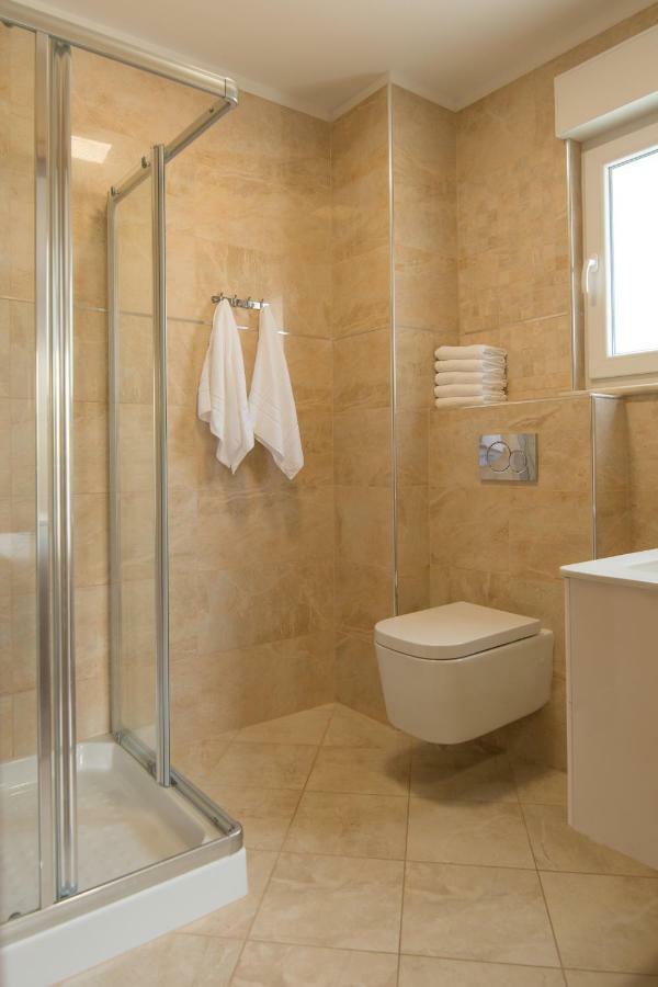 Deluxe With Private Pool - 100m From The Sea Apartma *
