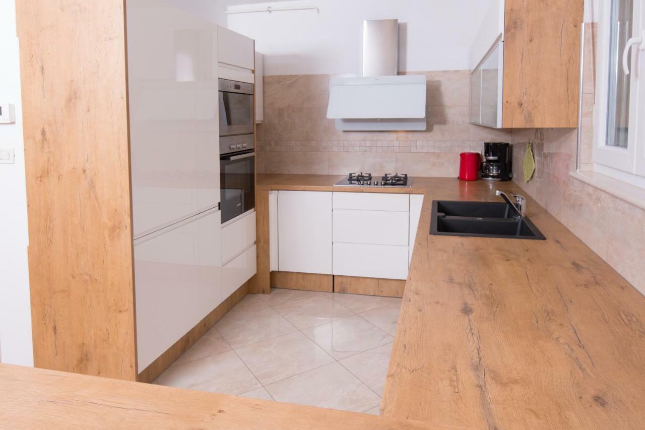Apartment Deluxe With Private Pool - 100m From The Sea *