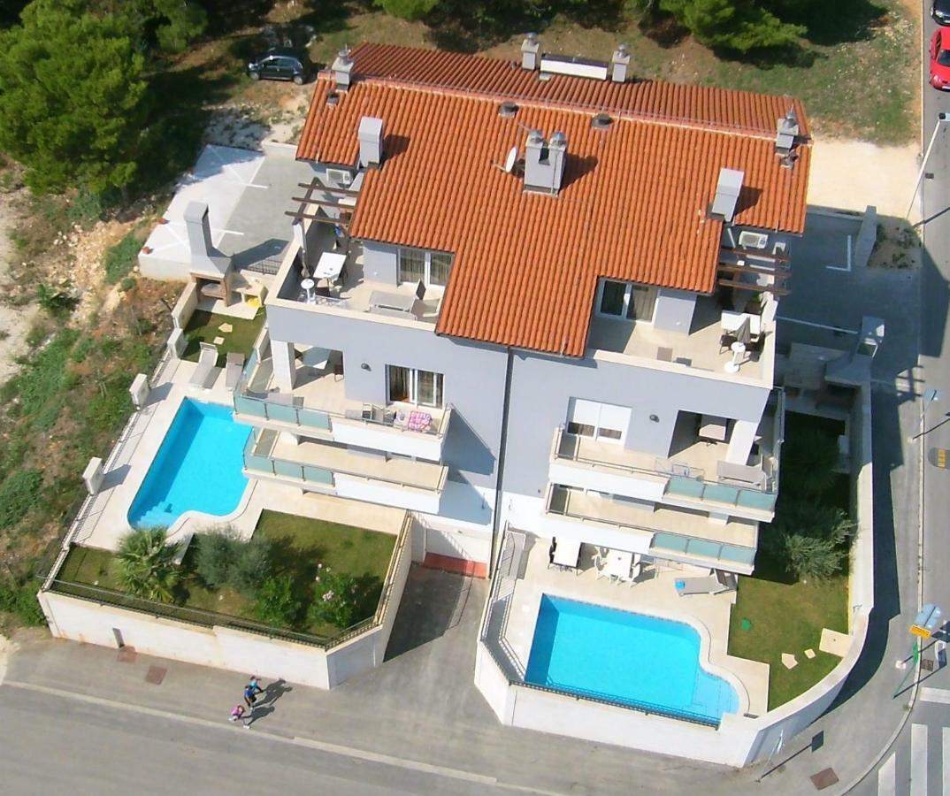 Apartment Deluxe With Private Pool - 100m From The Sea Pula